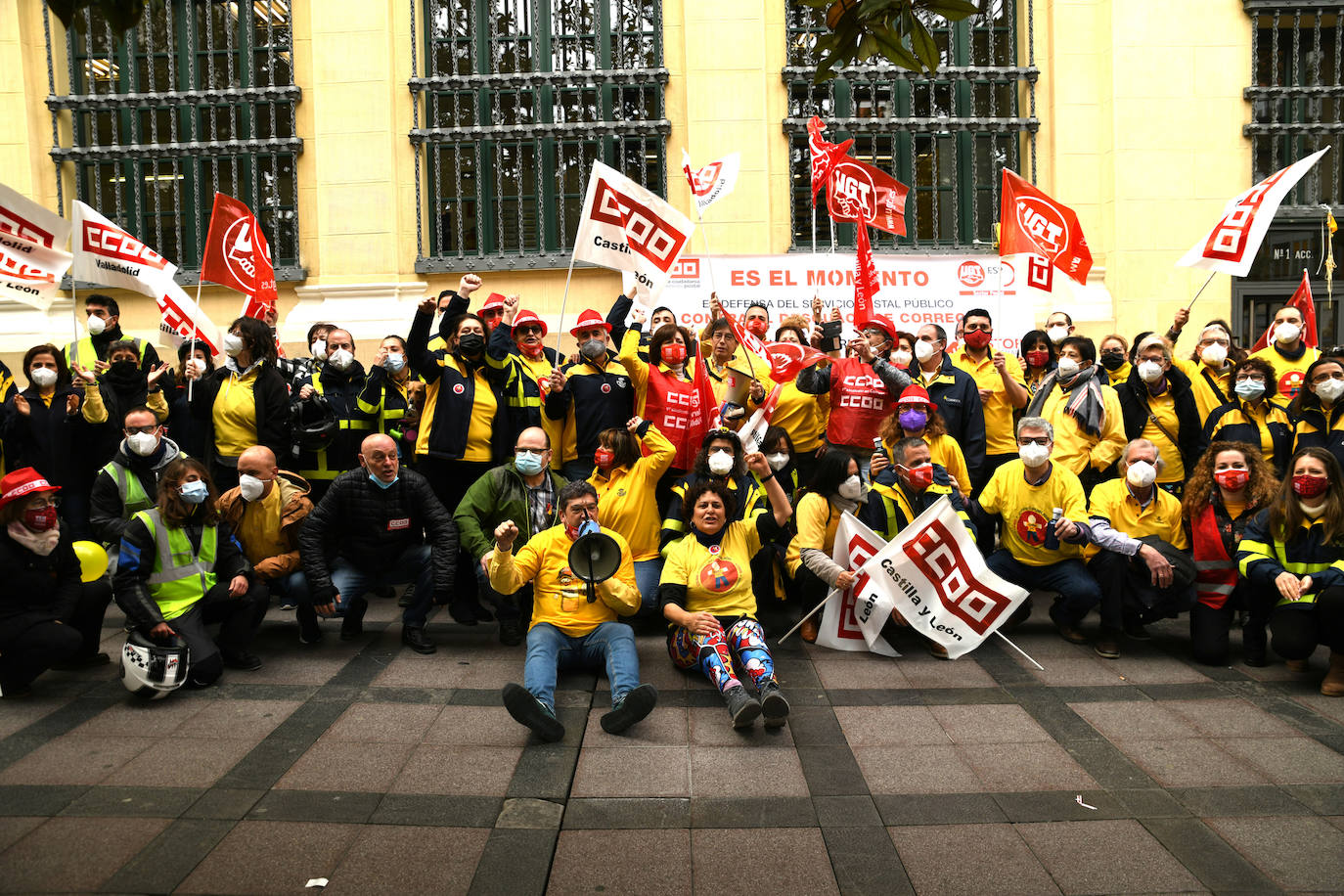 UGT y CC OO denuncian en Valladolid «el desmantelamiento de Correos»