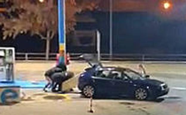 Los agentes buscan a un quinto sospechoso de la banda del BMW que huyó tras su último golpe