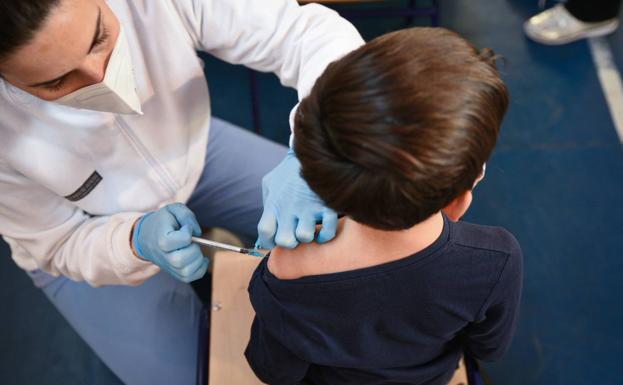 Castilla y León suma otros trece fallecidos por covid y registra 1.756 contagios