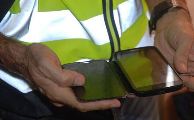 Dos detenidos en Valladolid por vender como originales réplicas de móviles de alta gama