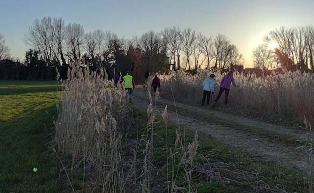 Una veintena de voluntarios se suman a la búsqueda del desaparecido en Carrión