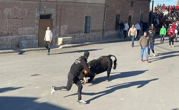 Bobadilla del Campo celebra San Matías con un entretenido encierro por sus calles