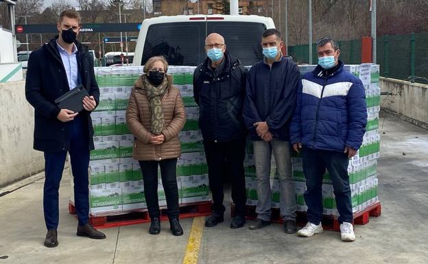 Mercadona entrega 1.800 litros de leche a la Asociación Benéfica palentina Santa Marta