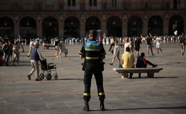 La Policía Local de Salamanca interviene en una reyerta en la calle Correhuela