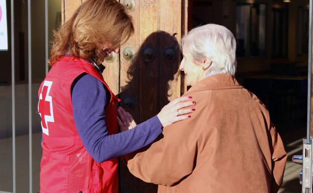 Unos 1.100 voluntarios sustentan la labor social de Cruz Roja y Cáritas en la provincia