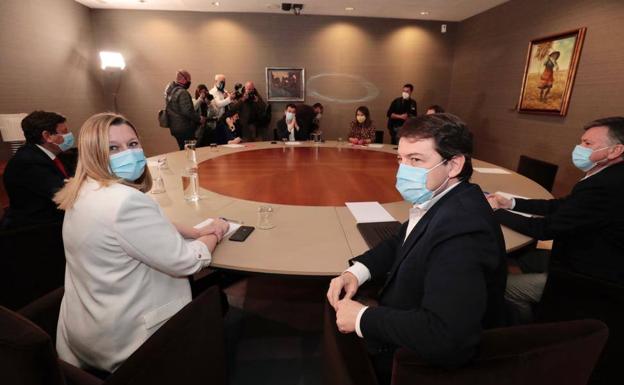 Tudanca aboga por volver a hablar con Mañueco para hacer un «cordón sanitario» frente a Vox