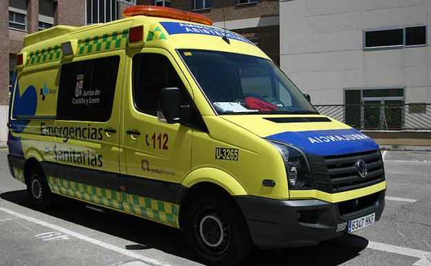 Muere un anciano en un choque entre una furgoneta y un camión en Soria
