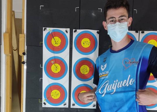 El arquero salmantino Carlos Iglesias, de nuevo campeón de España por equipos y séptimo individual