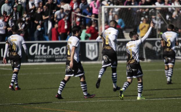 Unionistas CF saca su mejor versión ofensiva y la de muchos de sus futbolistas