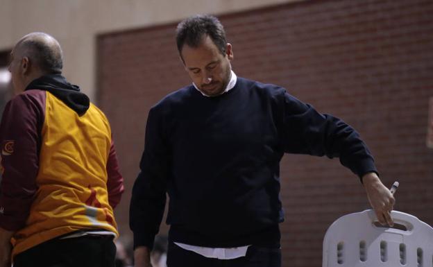 El Aquimisa Carbajosa y Yeyo Vicente acuerdan la salida del técnico del colista