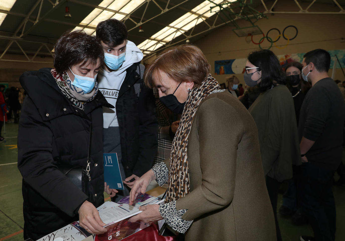 Una feria intenta ayudar a los jóvenes de Palencia a encauzar su futuro formativo
