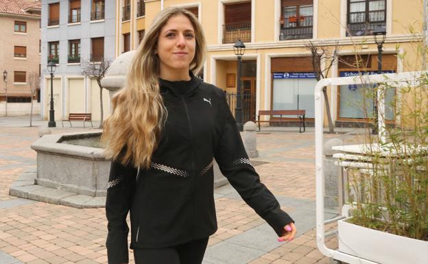 Carla Gallardo, medalla de plata en los 3.000 en el Nacional de Pista Cubierta en Ourense