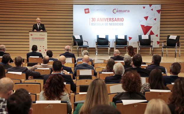 Formación a medida para las empresas en la Escuela de Negocios