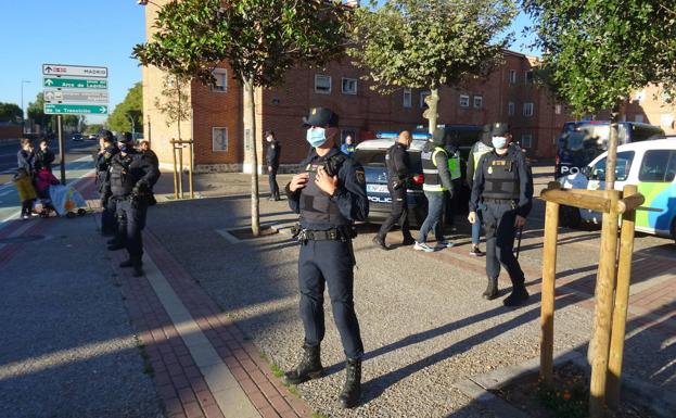 Descubren 106 kilos de marihuana listos para su envío en una empresa de paquetería