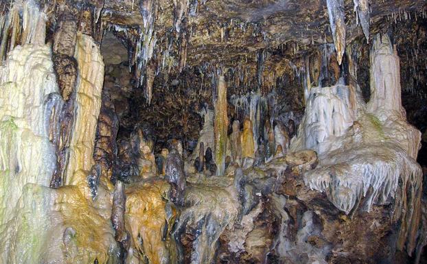 Declaran Bien de Interés Cultural con categoría de Zona Arqueológica la Cueva de los Enebralejos, en Prádena