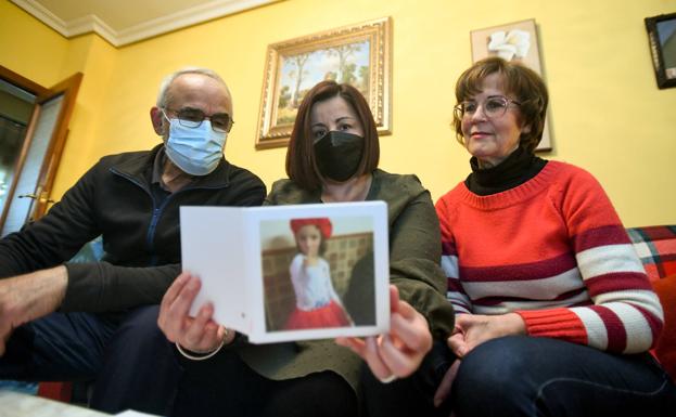 Una familia abulense tras viajar a Polonia: «Nos encontramos a las dos niñas con toda su vida en la maleta»
