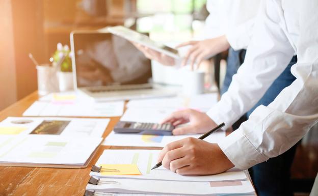 «Bebía antes y durante el trabajo. Llegué a utilizar el alcohol etílico de la consulta»