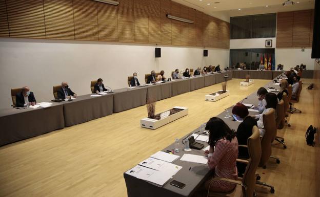 El pleno ratifica los presupuestos para este año con los únicos votos del equipo de Gobierno