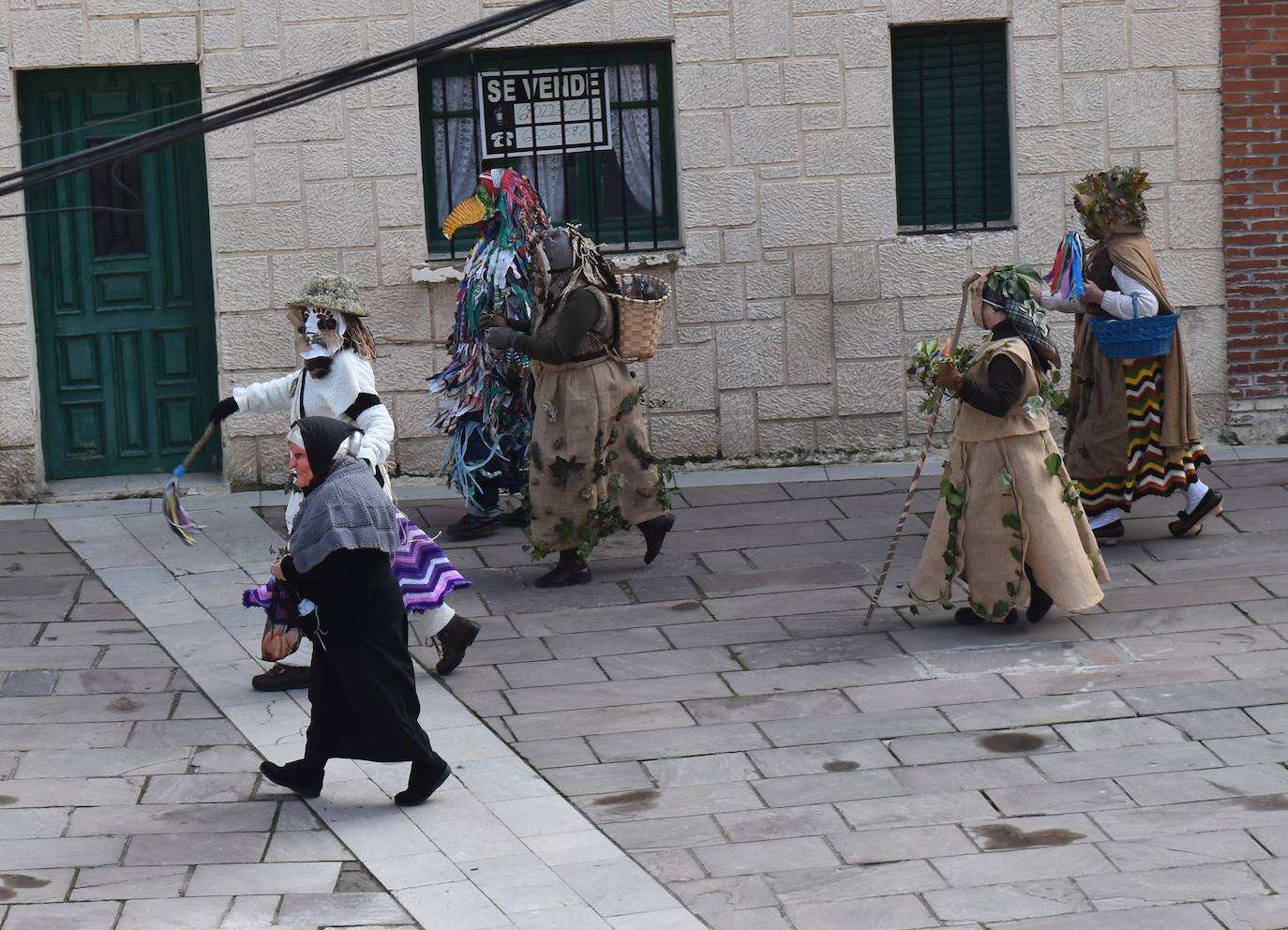 Desfile de los zamarrones y mascaritos en Aguilar de Campoo