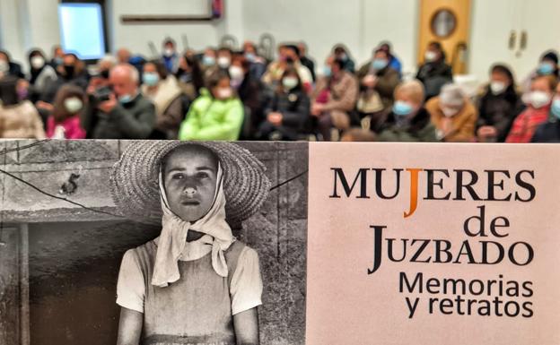 Juzbado celebra el 8 de marzo con teatro, solidaridad y un nuevo libro para el pueblo