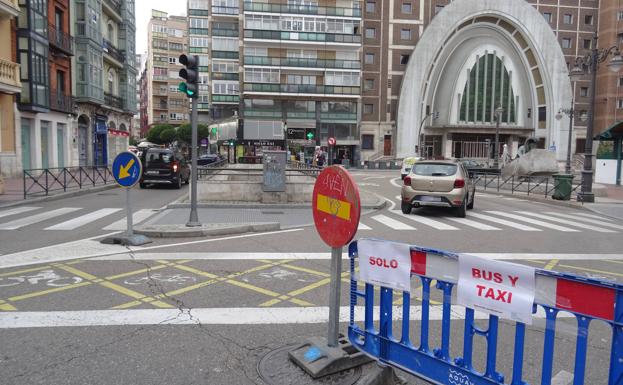 La Plaza España mantiene este martes su cierre por los trabajos de Aquavall