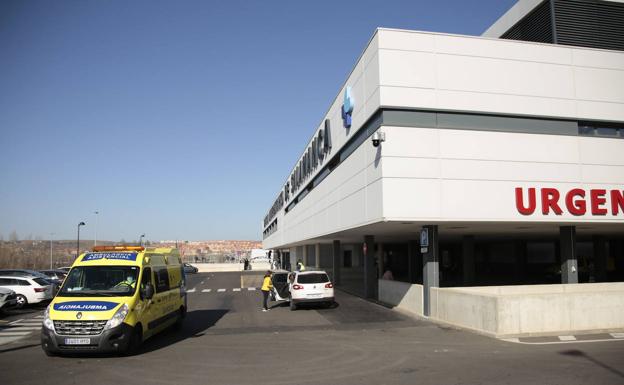 Cuatro heridos en Salamanca tras una colisión entre dos turismos en la avenida Gonzalo Torrente Ballester