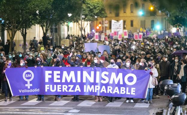 Dos manifestaciones por la igualdad reúnen a casi 4.000 personas en las calles del centro