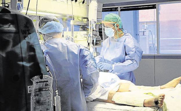 La covid y las intervenciones quirúrgicas llenan los hospitales de Valladolid