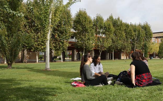 La Usal gestionará 12 becas del Programa Campus Rural para prácticas en entornos rurales