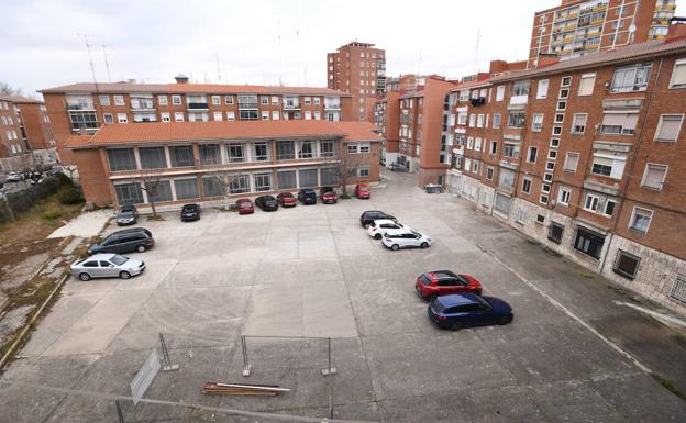 Setenta plazas para coches en un patio del Cuatro de Marzo, entre las 55 reformas viarias de este año