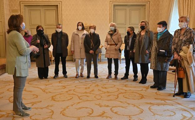 El programa 'Cuentacuentos e Historias de Vida' se reforzará para fomentar el buen trato a las personas mayores