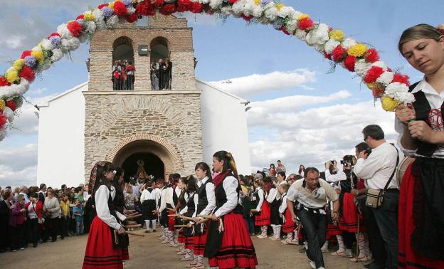 '¡Esta vez sí!' Bernardos recupera la romería de la Virgen del Castillo que se celebra cada diez años