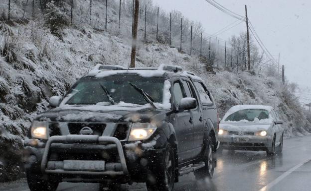 Precaución en cinco tramos de carreteras de Castilla y León por la nieve