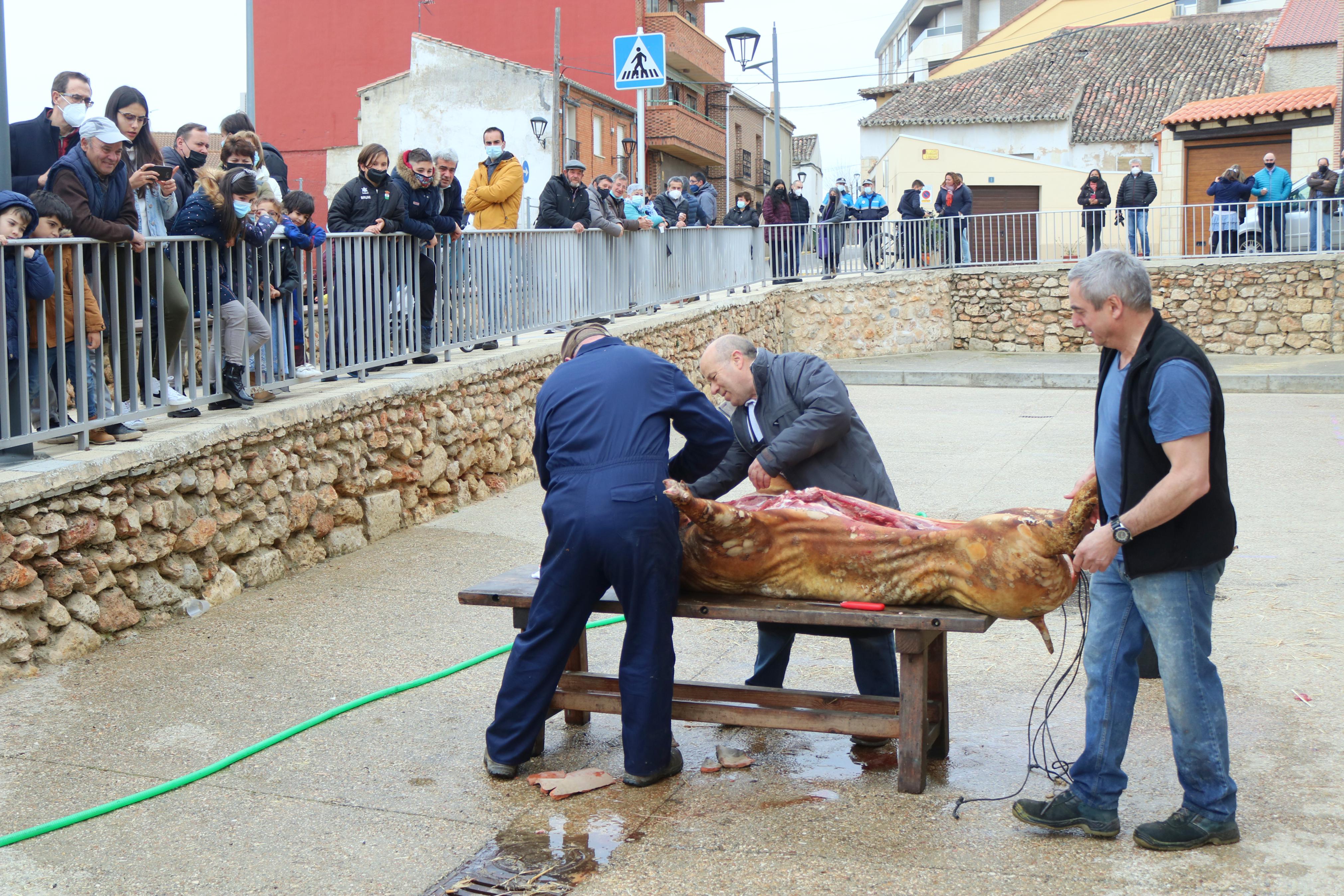 Villamuriel de Cerrato celebra el ritual de la matanza