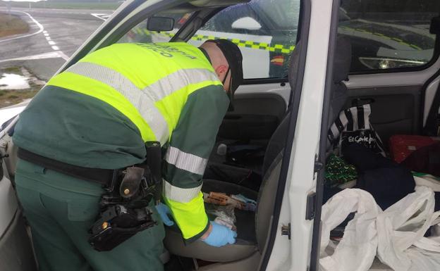Pillado en Villacastín sin carné de conducir, sin ITV, drogado y con 105 gramos de hachís