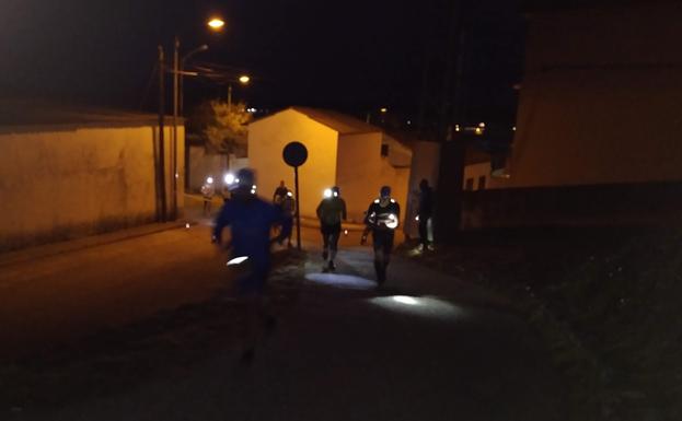 Alexander López y Eva García se imponen en el trail nocturno Castillo de Íscar