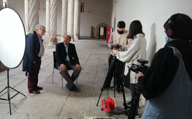 Paseo musical por el museo donde nadie sonríe