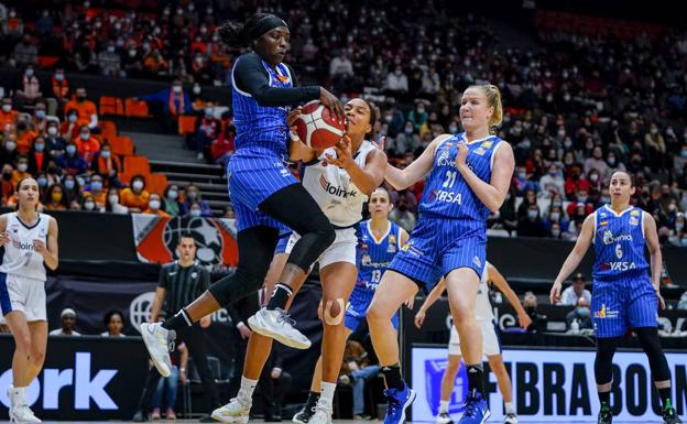 El CB Avenida aprieta al final ante Gernika para luchar por su décima Copa de la Reina (72-56)