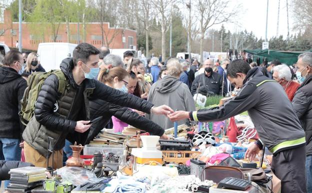 El rastro de Valladolid recupera la normalidad tras el parón de protesta