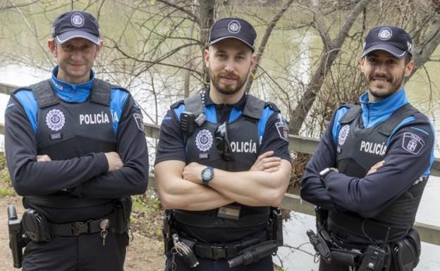 «Pensé que el chico se moría, pero le salvamos gracias a un héroe anónimo que le sacó del río»