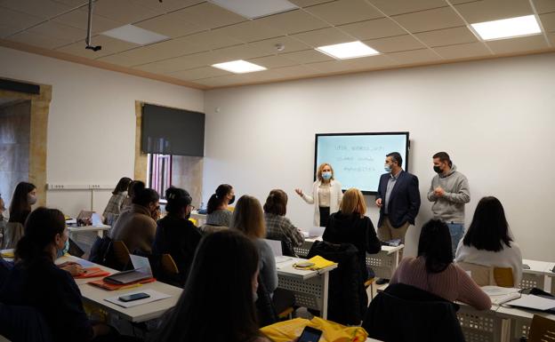 Cuarenta refugiados ucranianos comienzan a recibir cursos gratuitos de español en la Pontificia de Salamanca