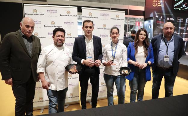 Víctor Gutiérrez demuestra que se pueden cocinar platos de estrella con Alimentos de Valladolid