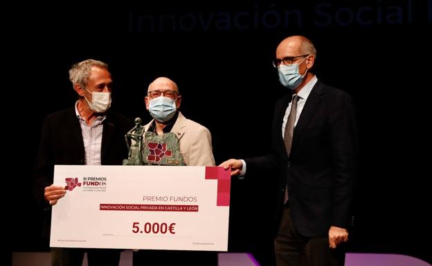 El Ayuntamiento de Salamanca, Fundación Dearte, Adrián Sánchez y Las Edades reciben los premios Fundos