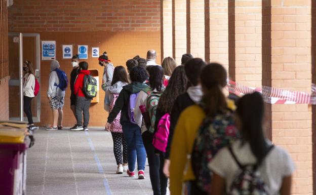 La Junta rechaza que los nuevos currículos de ESO y Bachillerato entren en vigor el próximo curso