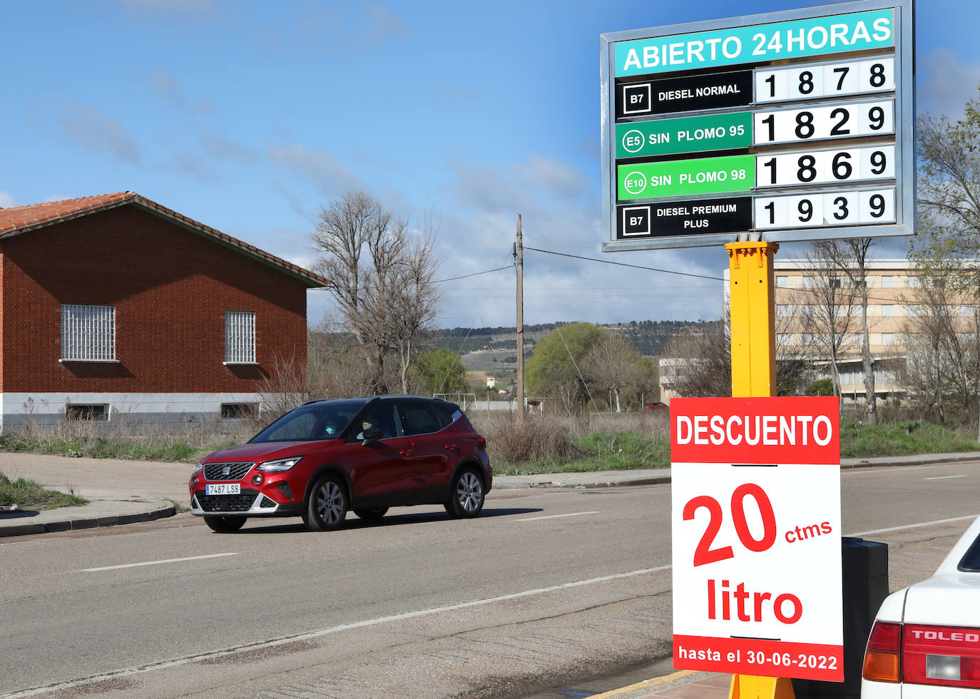 Las gasolineras de Palencia acusan la caída de clientes al suprimirse el descuento