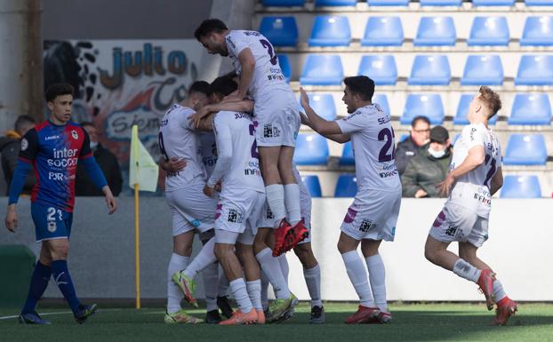 El Palencia Cristo gana en Langreo y duerme en 'play-off'