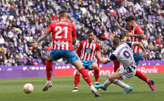 Festival goleador del Real Valladolid en Zorrilla para dormir en ascenso directo