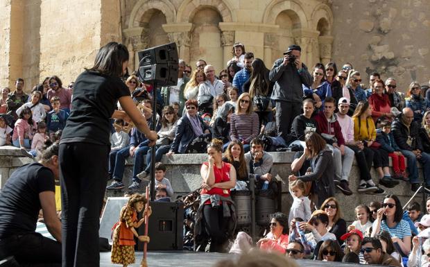 Titirimundi renace y recupera sus señas de identidad