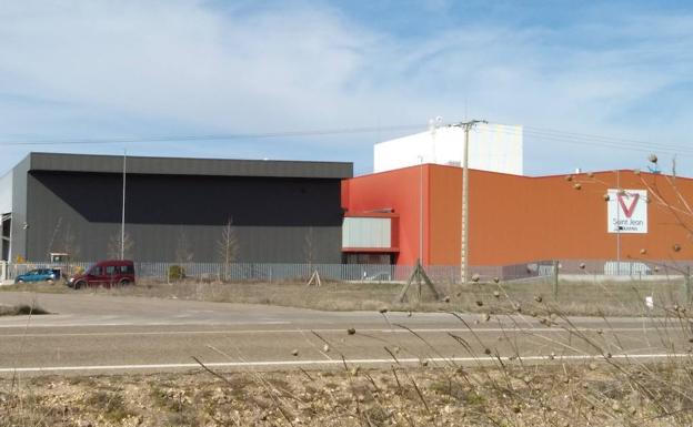 Indemnizados por despido improcedente 20 empleados de una fábrica de Mojados