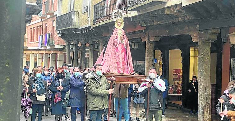 Rioseco traslada a la Virgen de la Cruz para la popular rodillada